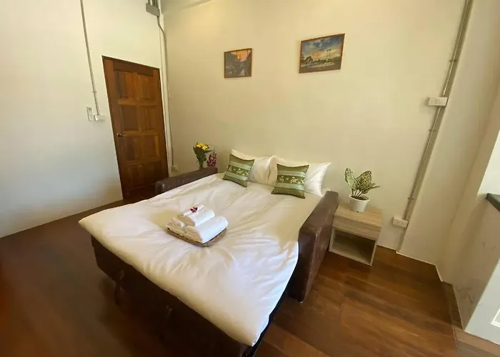 1 Min Walk To Bts, 3 Bed 3 Bath, Entire House Bangkok