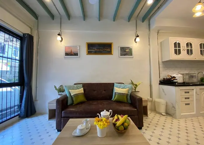 1 Min Walk To Bts, 3 Bed 3 Bath, Entire House